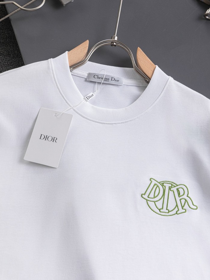 【話題商品！】ディオール 激安偽物 蛇年限定胸元アルファベット刺繍Ｔシャツ
