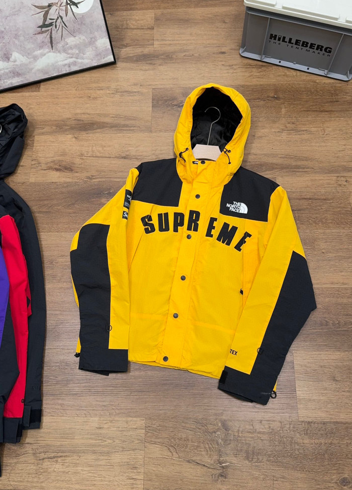 【限定】シュプリーム コピーおすすめ THENORTHFACE&SUPREME/ノースフェイスSUP連名パンチスーツ5色