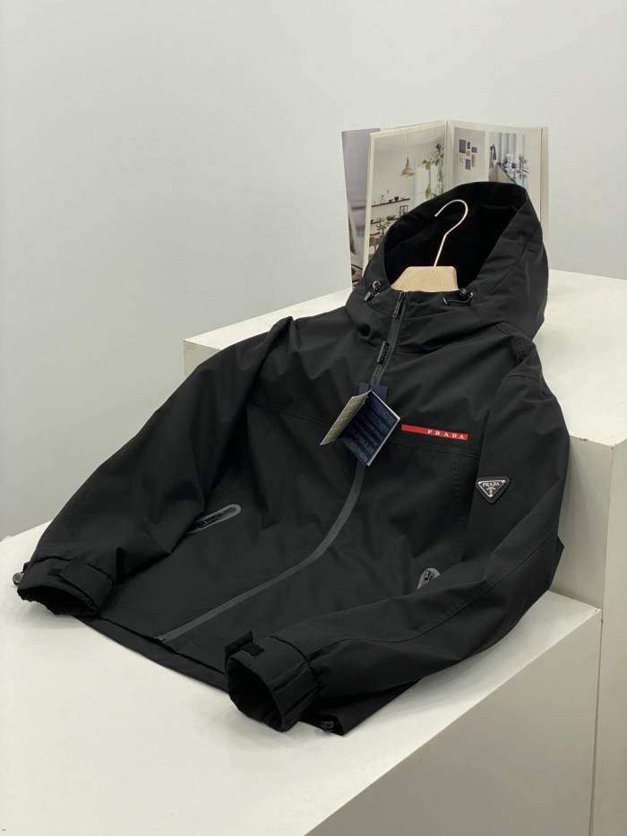 超奇跡の入荷☆ プラダ n級品 の軽量贅沢なビジネスカジュアルジャンパー