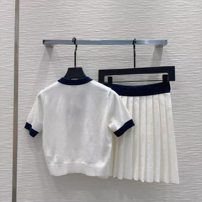 稀少 ロエベ 偽物通販  25 ssアルファベット刺繍ニットハーフスカートセット