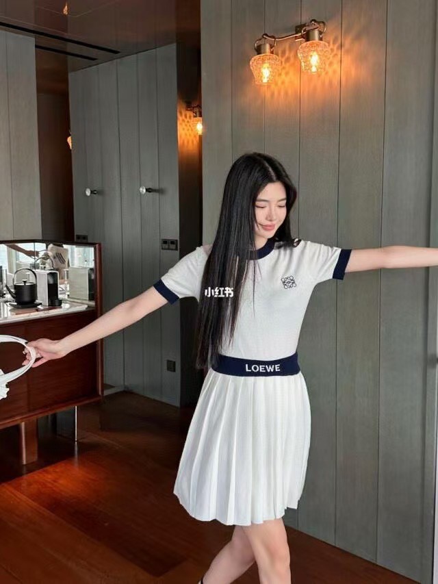 稀少 ロエベ 偽物通販  25 ssアルファベット刺繍ニットハーフスカートセット
