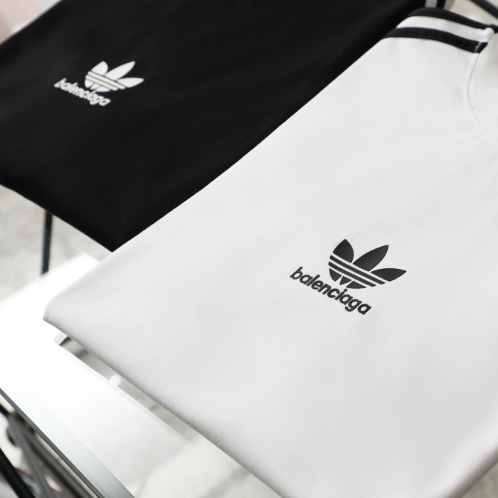 新作 アディダス コピー BalenciagaXアディダス連名シリコンクルーネック半袖Tシャツ
