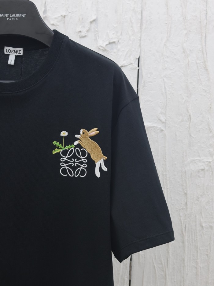 超話題! ロエベ スーパーコピー 25春夏新作ラウンドネック刺繍半袖Tシャツ