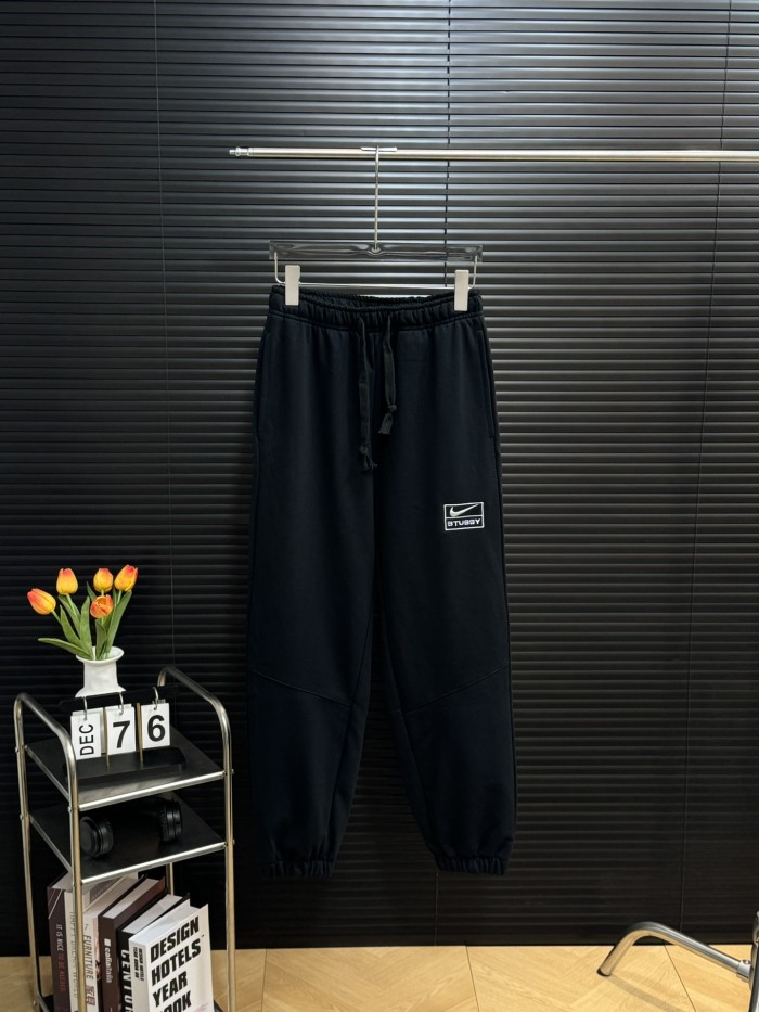 日本未入荷 ナイキ 激安偽物 刺繍カジュアルスポーツカップルモーグルパンツ2色