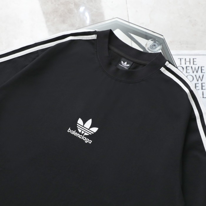 超奇跡の入荷☆ アディダス スーパーコピー BalenciagaXアディダス連名シリコンクルーネック半袖Tシャツ
