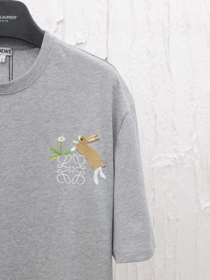高品質 ロエベ n級品 25春夏新作ラウンドネック刺繍半袖Tシャツ