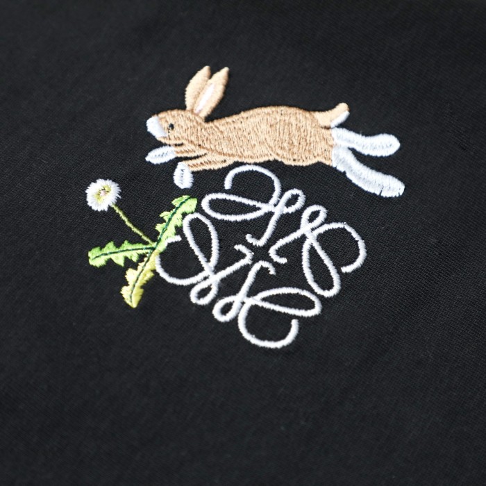 累積売上総額第１位！ロエベ コピー キャラクターウサギ刺繍カジュアル丸首半袖Tシャツ