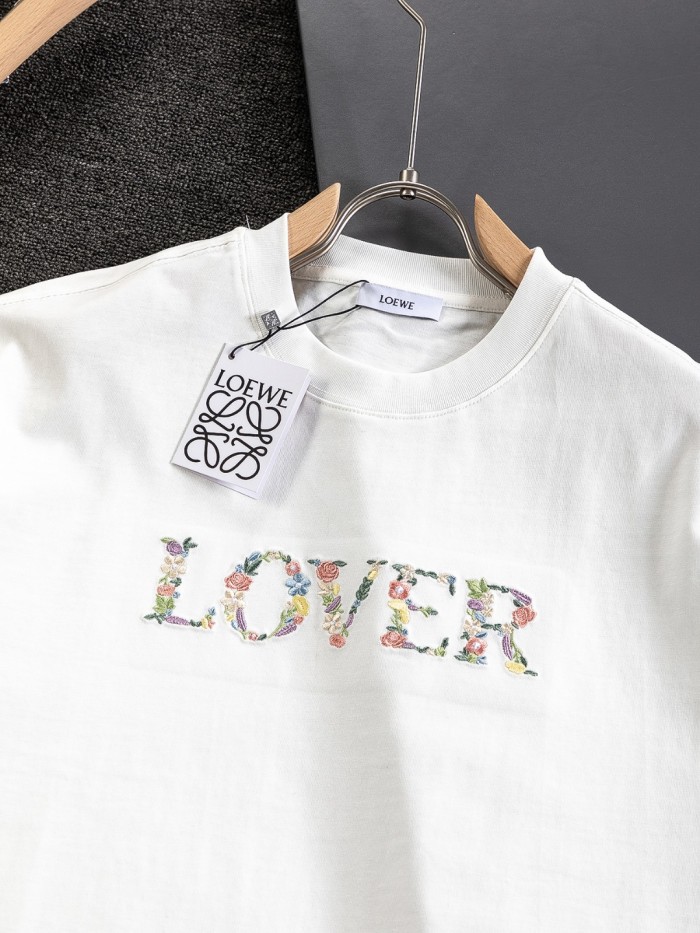 超奇跡の入荷☆ ロエベ  コピーおすすめ 25 ssコーナーアルファベット花卉立体刺繍アルファベット刺繍ロゴの丸首半袖