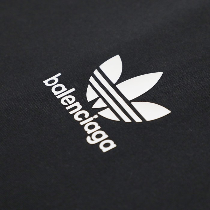 超奇跡の入荷☆ アディダス スーパーコピー BalenciagaXアディダス連名シリコンクルーネック半袖Tシャツ