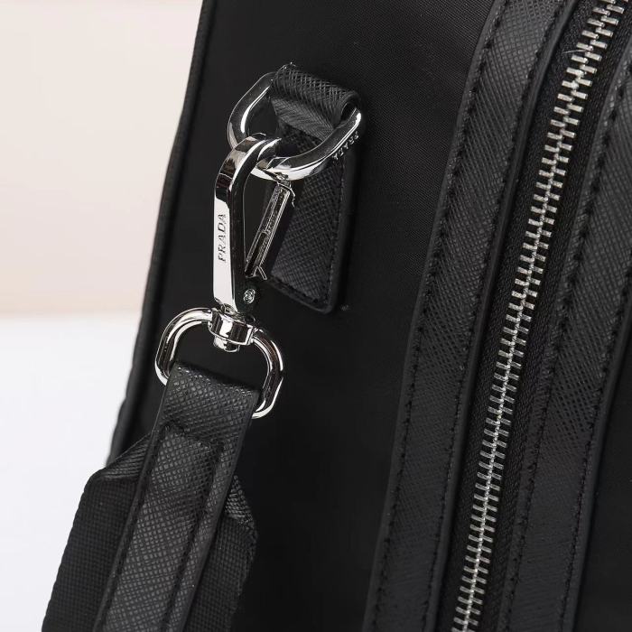 日本未入荷 プラダ コピー メンズ リュックバック
