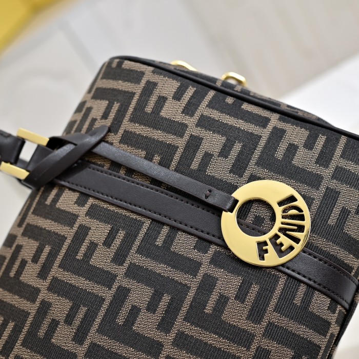 日本未入荷 フェンディ n級品 レディース ショルダーバック
