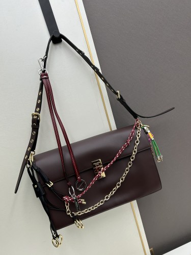 日本未入荷 プラダ 偽物通販  ショルダーバッグ