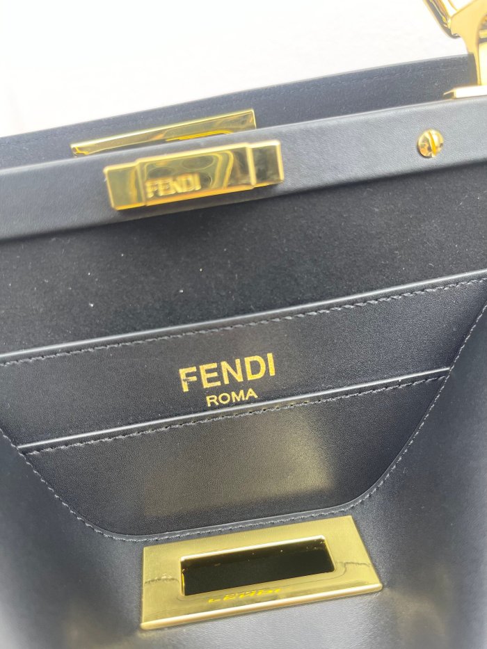 高品質  フェンディ 激安偽物 レディースショルダーバック
