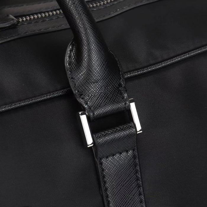 日本未入荷 プラダ コピー メンズ リュックバック