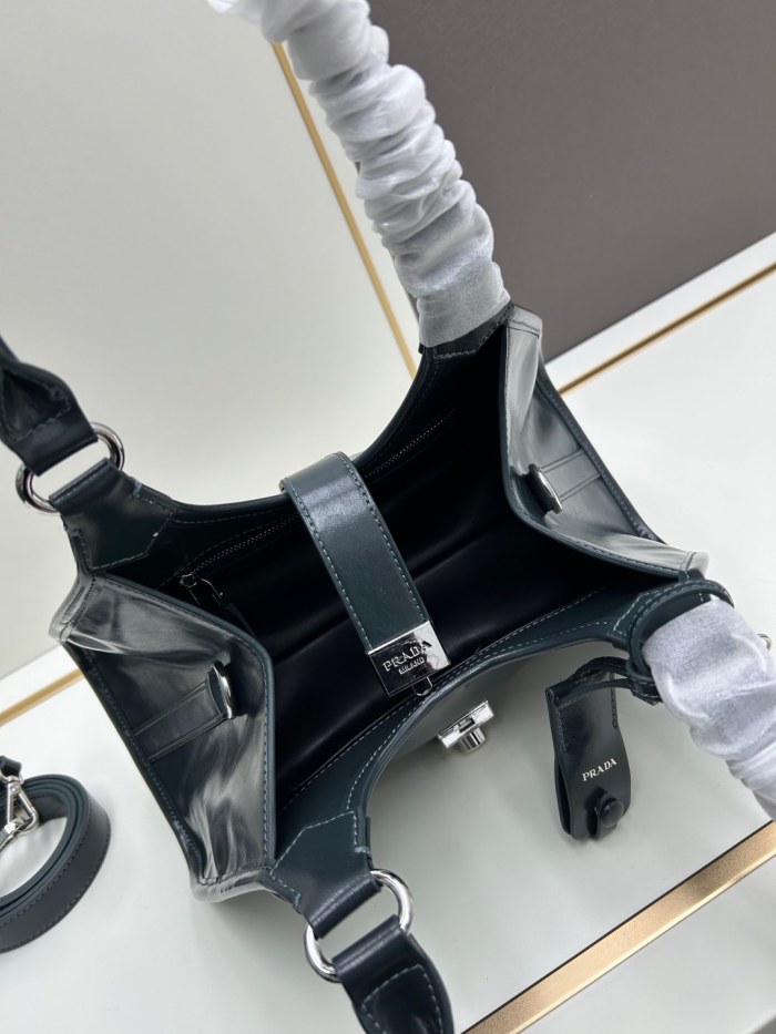 超奇跡の入荷☆ プラダ n級品 ショルダーバッグ