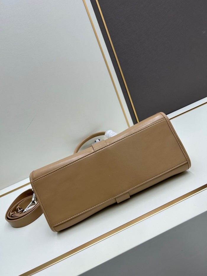 使い勝手良し プラダ n級品 ショルダーバッグ