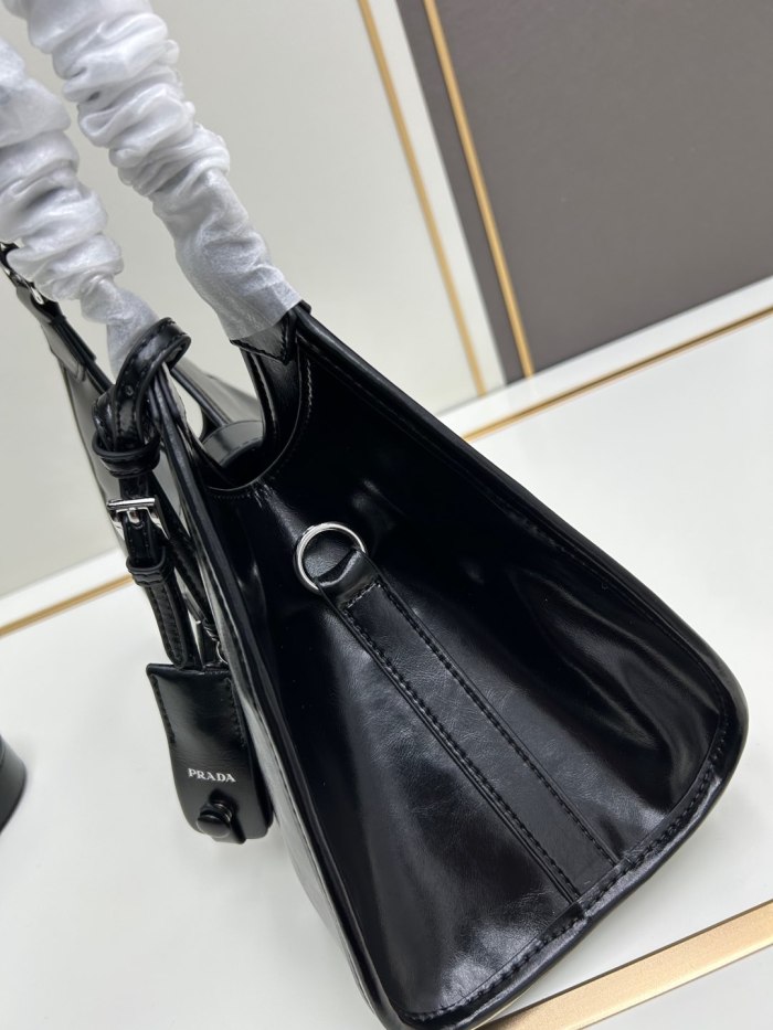 【限定】 プラダ コピーおすすめ ショルダーバッグ