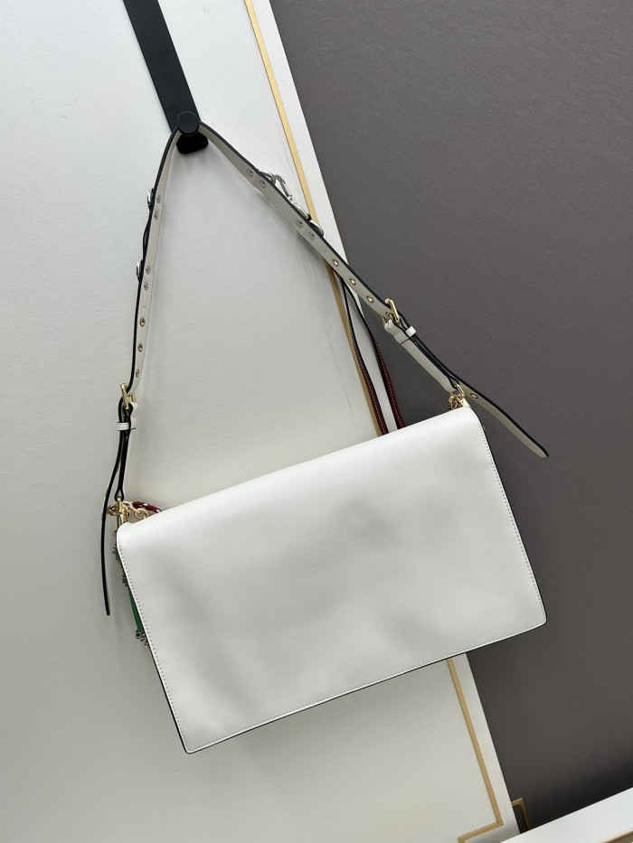 【話題商品！】プラダ 激安通販 ショルダーバッグ