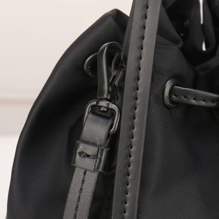超奇跡の入荷☆ プラダ n級品 ショルダーバッグ