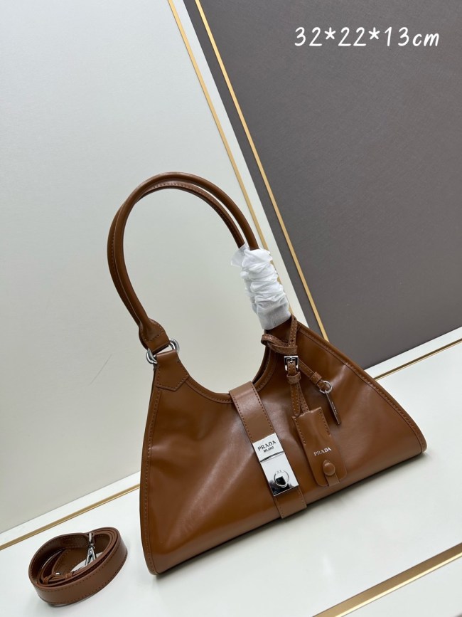 日本未入荷 プラダ 偽物通販 ショルダーバッグ