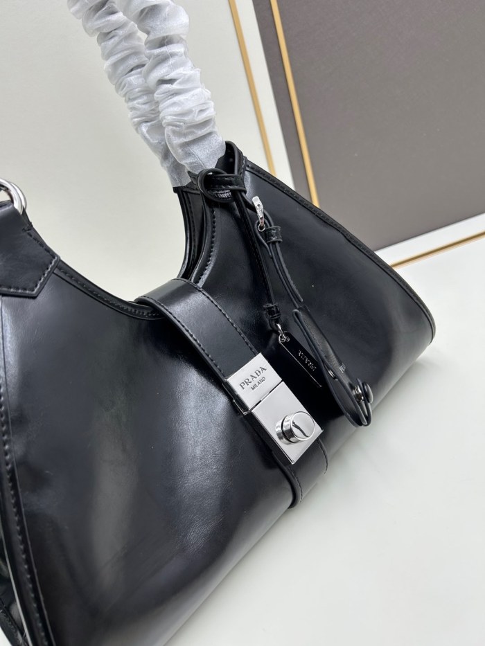 【限定】 プラダ コピーおすすめ ショルダーバッグ