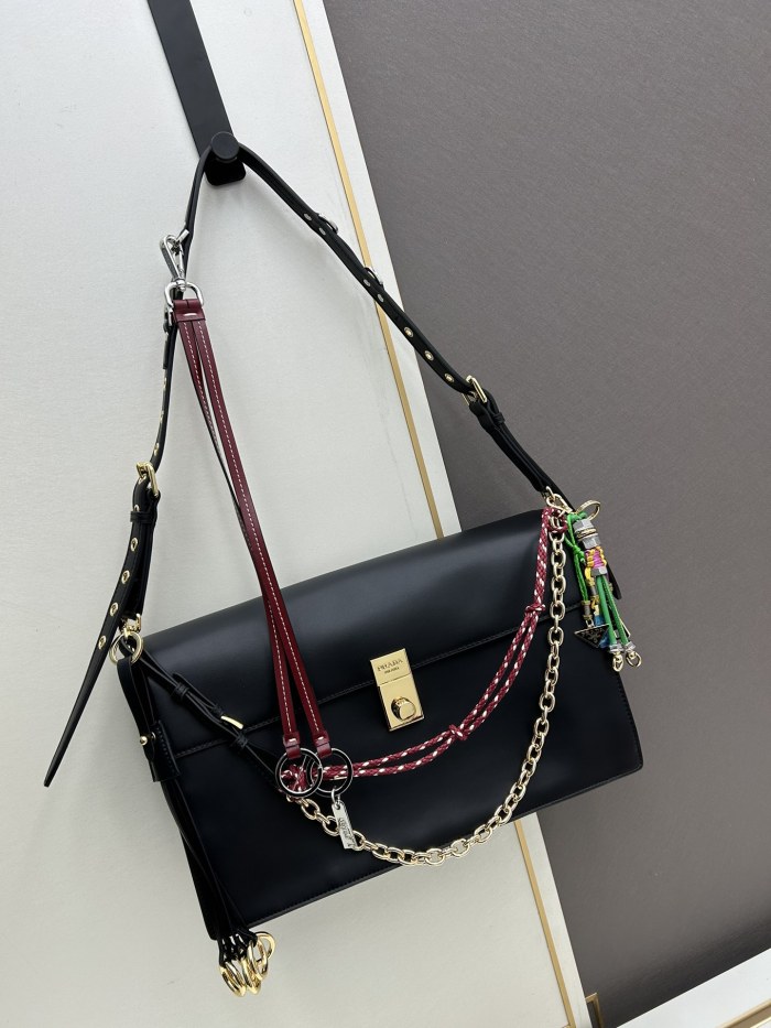 大人気 プラダ n級品 ショルダーバッグ