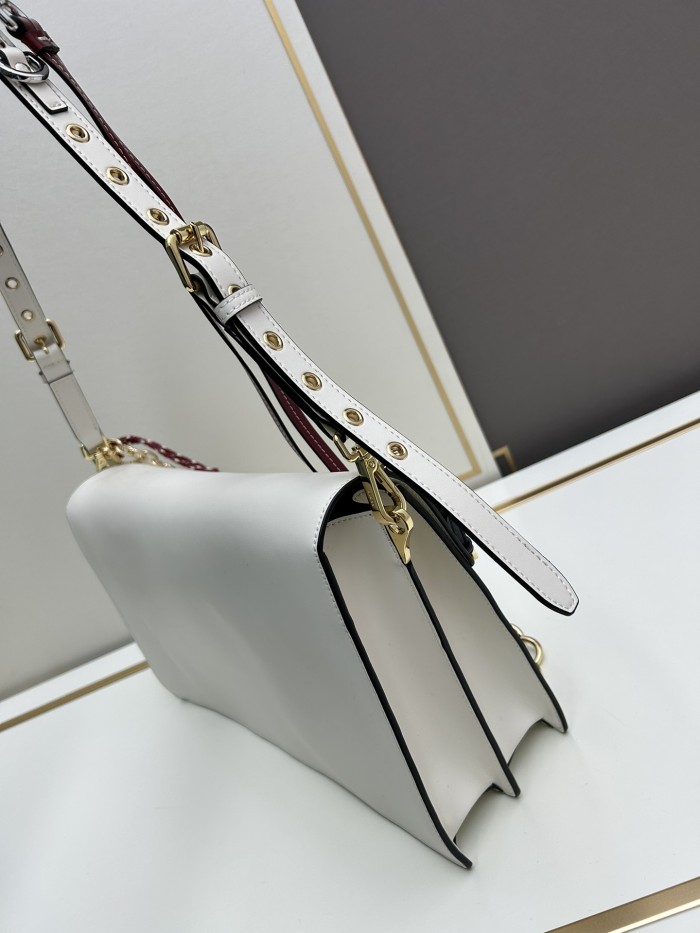 【話題商品！】プラダ 激安通販 ショルダーバッグ