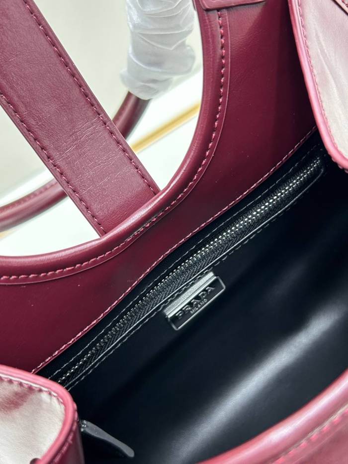 【話題商品！】プラダ 激安通販 ショルダーバッグ