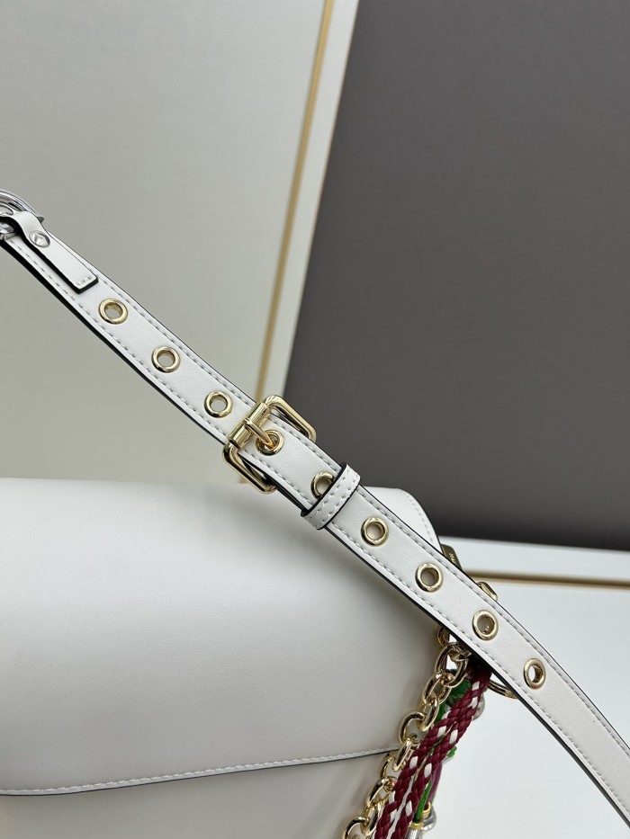 【話題商品！】プラダ 激安通販 ショルダーバッグ