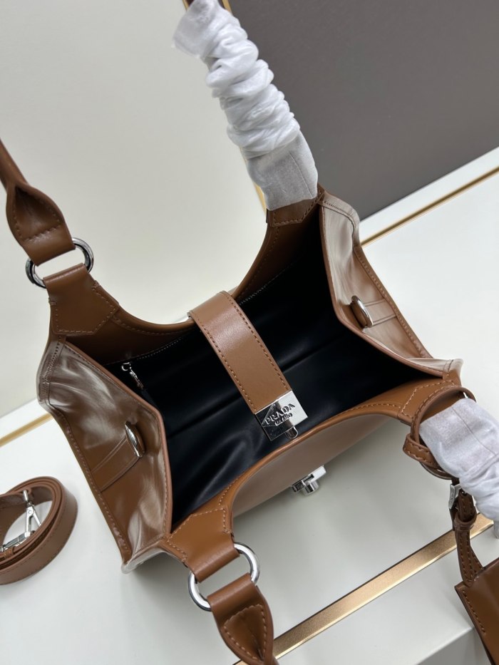 日本未入荷 プラダ 偽物通販 ショルダーバッグ