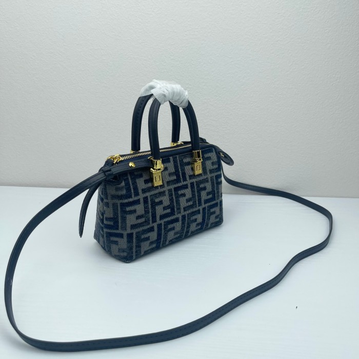 超話題! フェンディ n級品 レディースショルダーバック