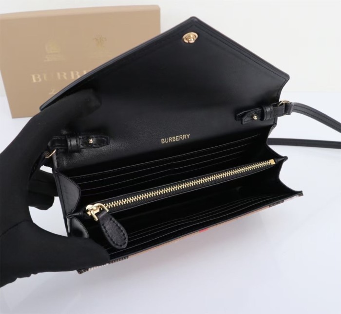 日本未入荷 バーバリー スーパーコピー レディース  ショルダーバック
