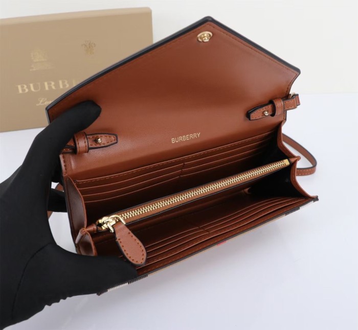 【話題商品！】バーバリー n級品 レディース  ショルダーバック