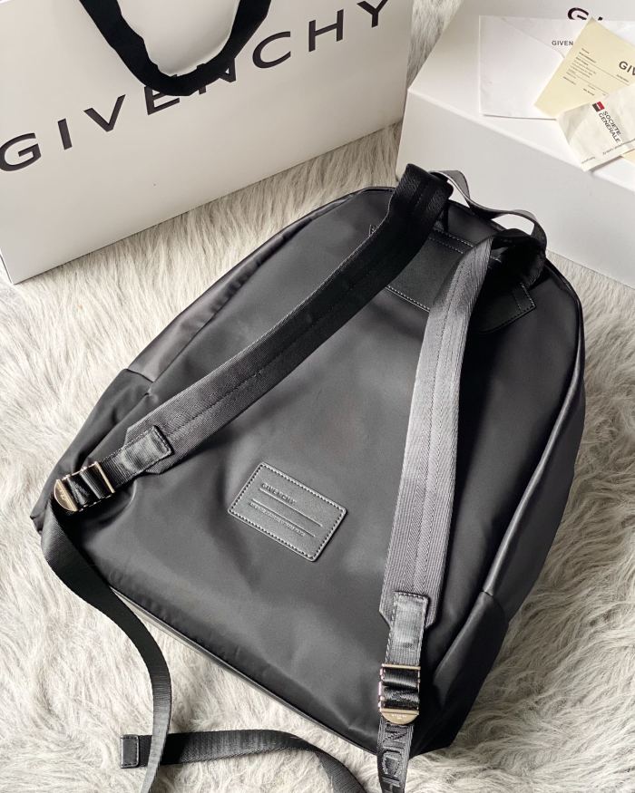 【話題商品！】ジバンシィ n級品 メンズ リュック/バック