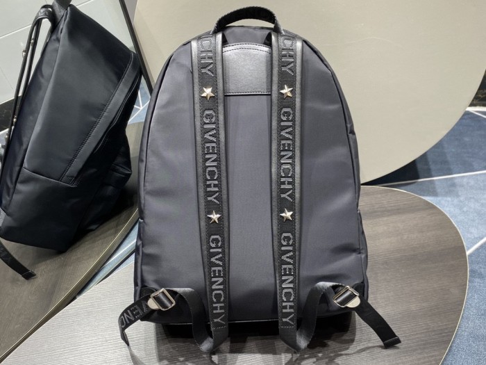 超奇跡の入荷☆ ジバンシィ 偽物通販  メンズ リュック/バック