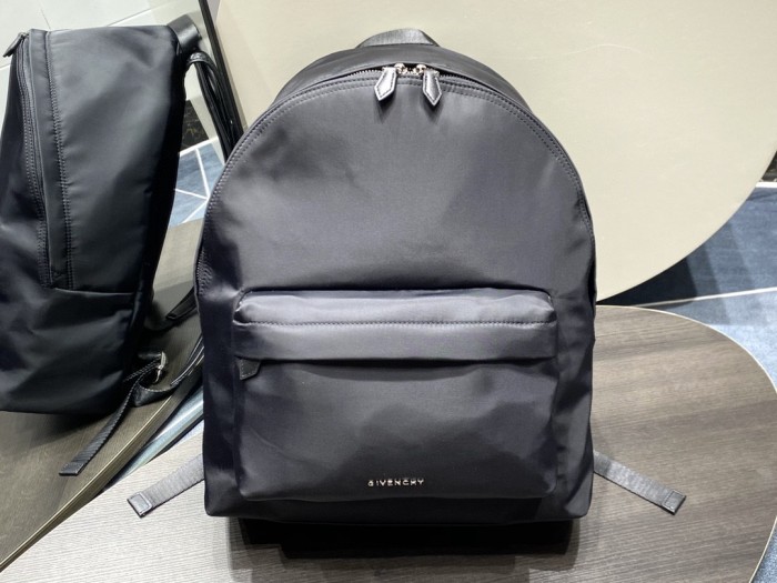 超奇跡の入荷☆ ジバンシィ 偽物通販  メンズ リュック/バック