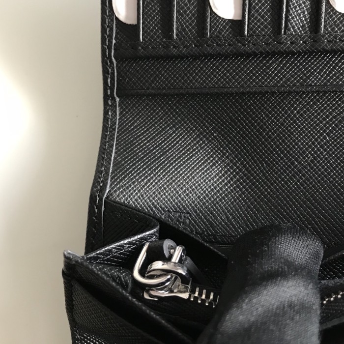 ★超人気 プラダ 偽物通販 長財布