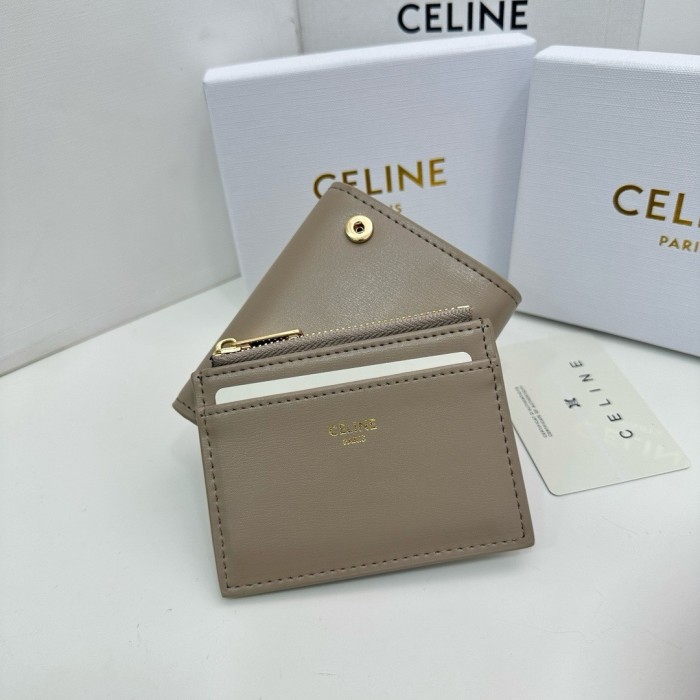 累積売上総額第１位！セリーヌ 激安通販 短財布