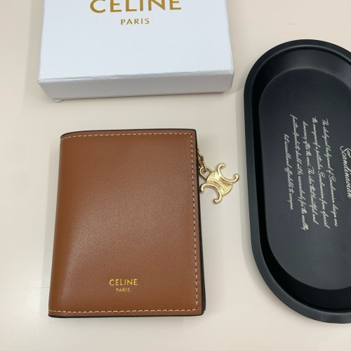 日本未入荷 セリーヌ 激安偽物 短財布