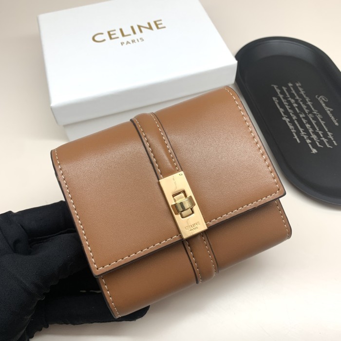 追跡付 セリーヌ 偽物通販  短財布