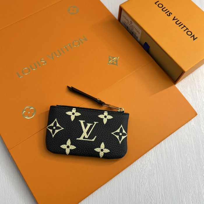 超奇跡の入荷☆ ルイヴィトン n級品 短財布