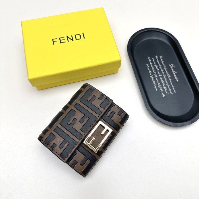 ★超人気 フェンディコピー 短財布