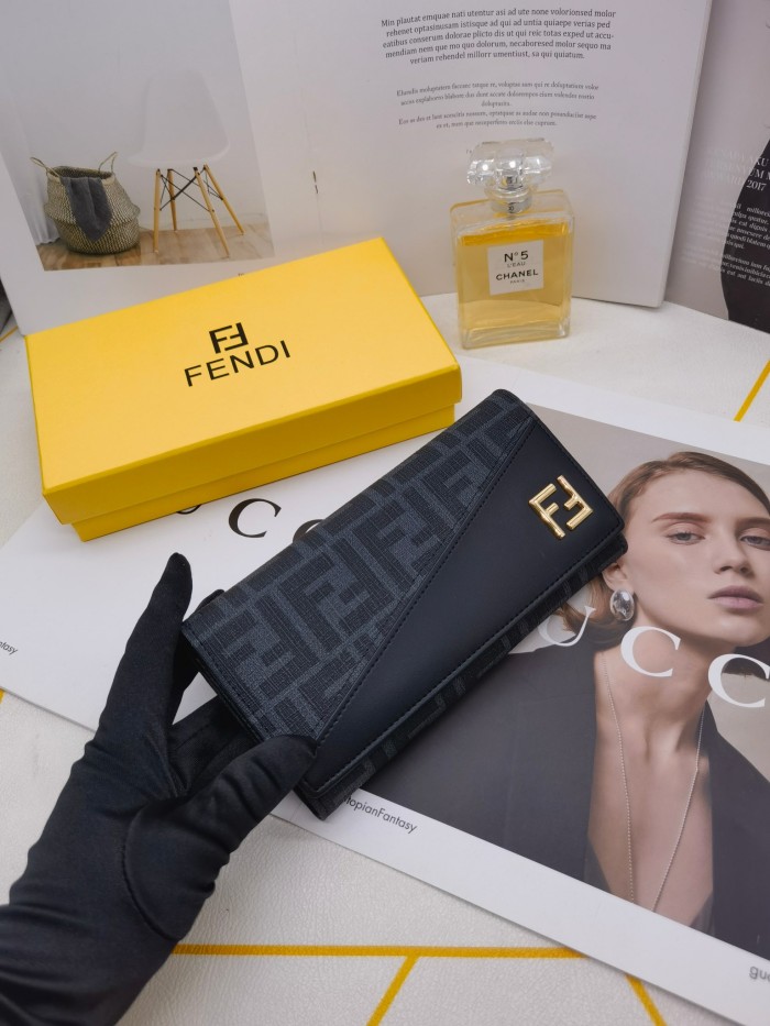 【話題商品！】 フェンディ 激安通販 長財布