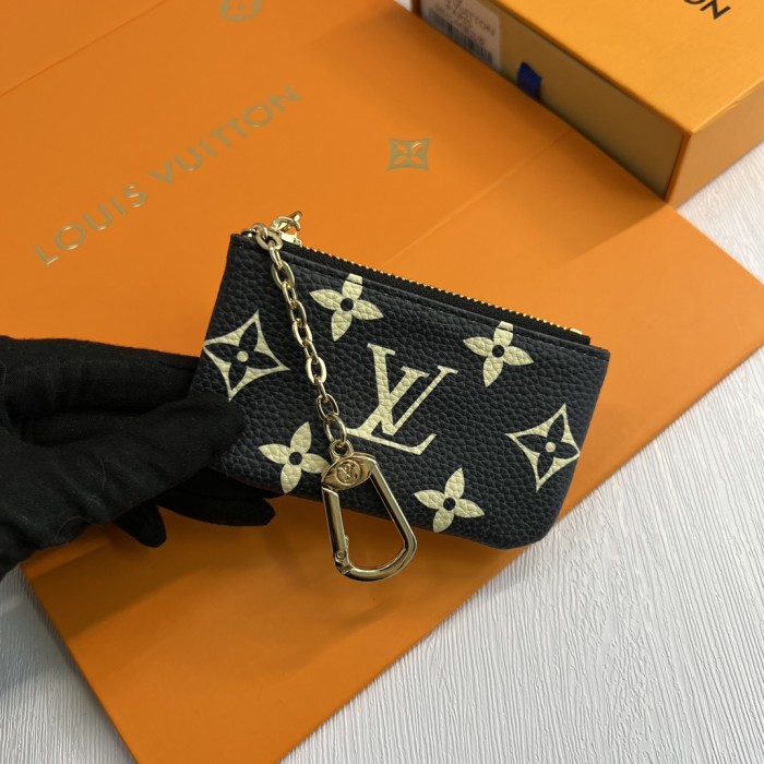 超奇跡の入荷☆ ルイヴィトン n級品 短財布