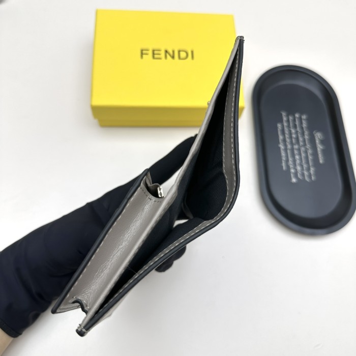使い勝手良し フェンディ スーパーコピー 短財布