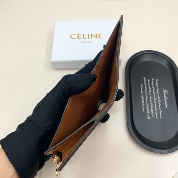 日本未入荷 セリーヌ 激安偽物 短財布