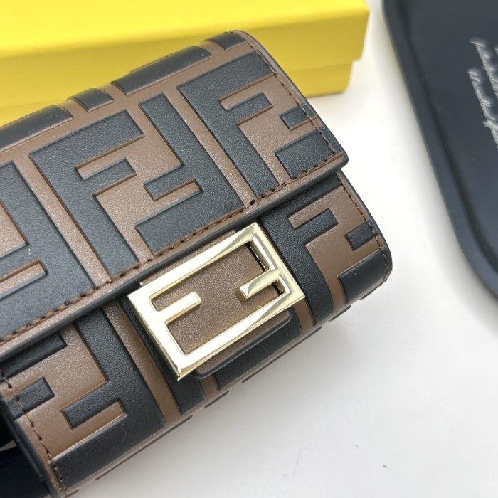 ★超人気 フェンディコピー 短財布