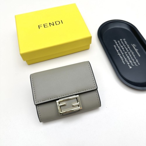 超話題! フェンディ偽物通販 短財布