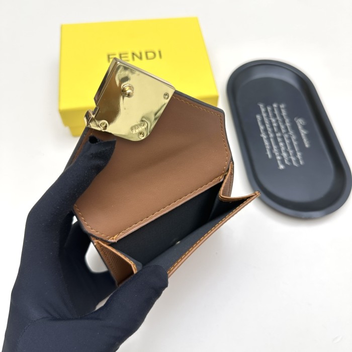 【限定】 フェンディ コピーおすすめ 短財布