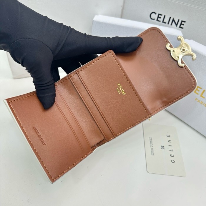 超奇跡の入荷☆ セリーヌ コピーおすすめ 短財布